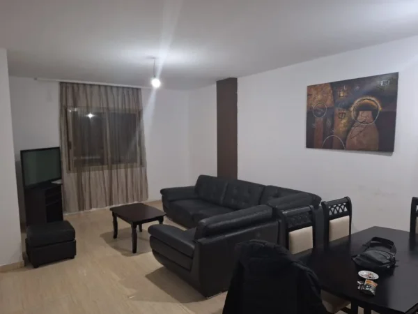 Tirane, jepet me qera apartament 2+1 Kati 9, 108 m² 550 € (HAXHI HYSEN DALLIU)