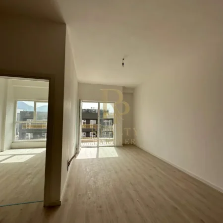 Tirane, shitet apartament 1+1+Ballkon Kati 8, 73 m² 119.620 € (Rruga Dritan Hoxha)