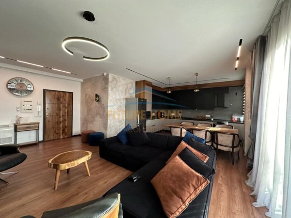 Tirane, jepet me qera apartament 2+1 Kati 10, 120 m² 1.500 € (Rruga e Kavajes)