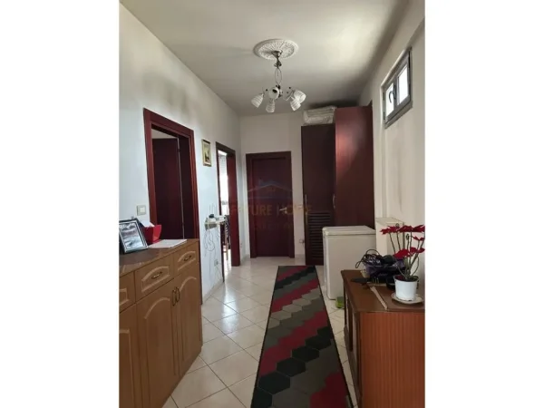 Vlore, shitet shtepi 2+1 Kati 0, 190.000 € (Te Shkolla Xhyeri) RV50696