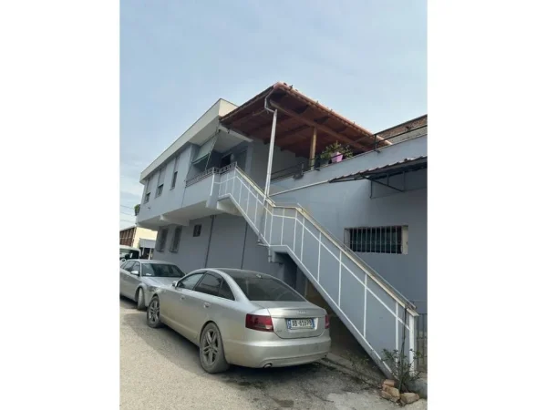 Vlore, shitet shtepi 2+1 Kati 0, 190.000 € (Te Shkolla Xhyeri) RV50696
