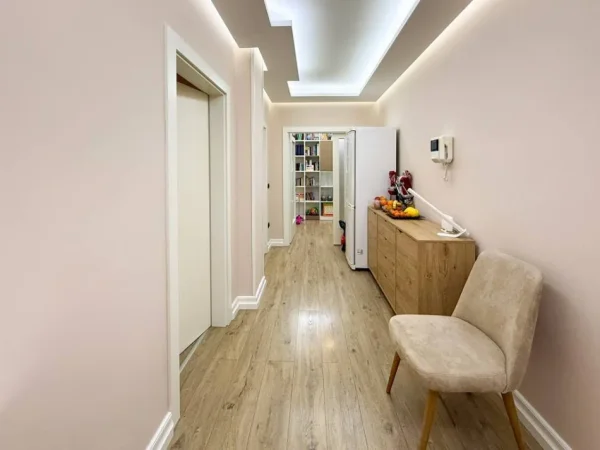 Tirane, shitet Vile 3 Katshe Kati 0, 577 m² 1.100.000 € (Shkolla e Kuqe)