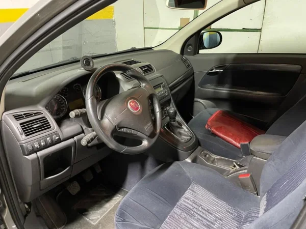 Tirane, shitet makine Fiat Croma 1.9 Multijet 16V 150CV Nafte, gri metalizato manuale Klima 199.000 km 1.900 €