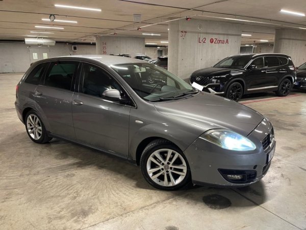 Tirane, shitet makine Fiat Croma 1.9 Multijet 16V 150CV Nafte, gri metalizato manuale Klima 199.000 km 1.900 €