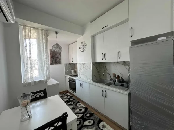 Tirane, shitet apartament 1+1 Kati 3, 50 m² 130.000 € (Brryl)
