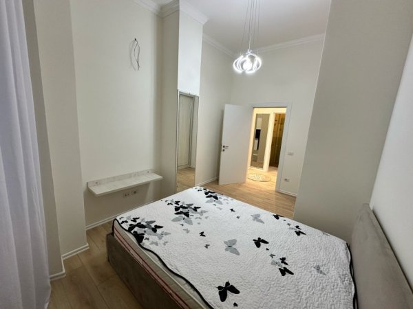 Tirane, jepet me qera apartament 2+1+Ballkon Kati 4, 90 m² 600 € (Liqeni Thate)