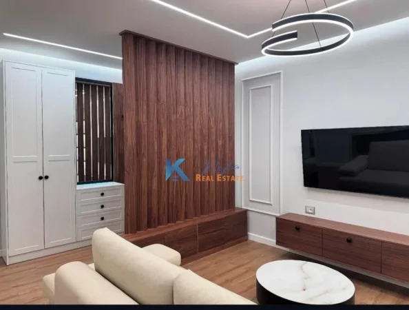 Tirane, jap me qera apartament 2+1+Ballkon Kati 5, 77 m² 900 € (Selvia, prane Supermarket Spar)