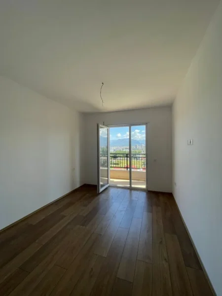 Tirane, jepet me qera apartament 2+1+Ballkon Kati 6, 80 m² 400 € (Vila L2)