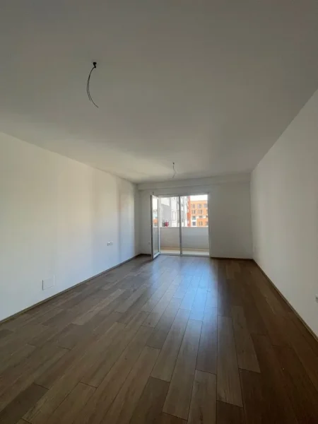 Tirane, jepet me qera apartament 2+1+Ballkon Kati 6, 80 m² 400 € (Vila L2)