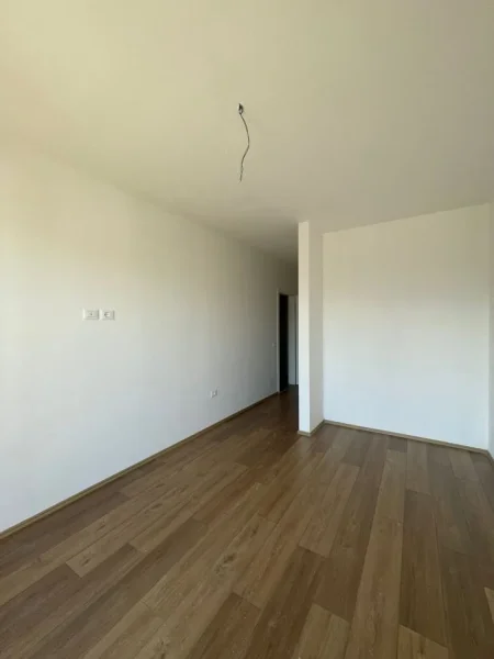 Tirane, jepet me qera apartament 2+1+Ballkon Kati 6, 80 m² 400 € (Vila L2)