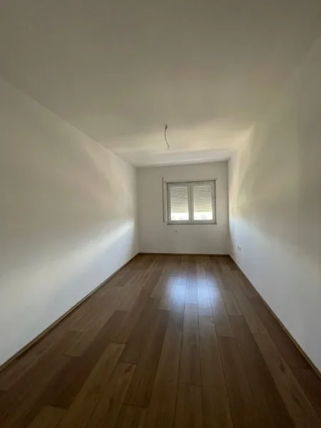 Tirane, jepet me qera apartament 2+1+Ballkon Kati 6, 80 m² 400 € (Vila L2)