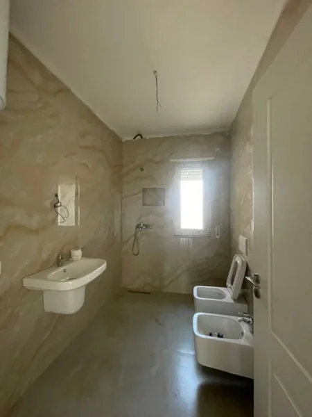 Tirane, jepet me qera apartament 2+1+Ballkon Kati 6, 80 m² 400 € (Vila L2)