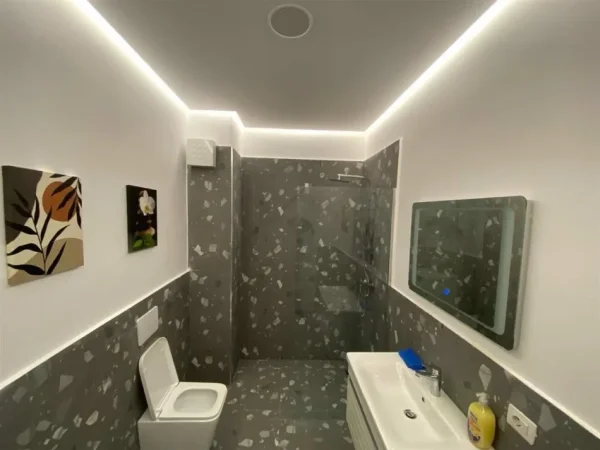 Tirane, jepet me qera apartament 1+1+Ballkon Kati 2, 70 m² 450 € (astir)