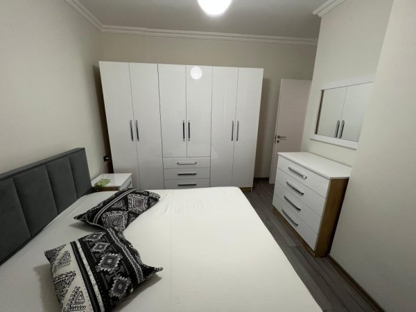 Tirane, jepet me qera apartament 1+1+Ballkon Kati 5, 60 m² 650 € (Kompleksi Delijorgji)