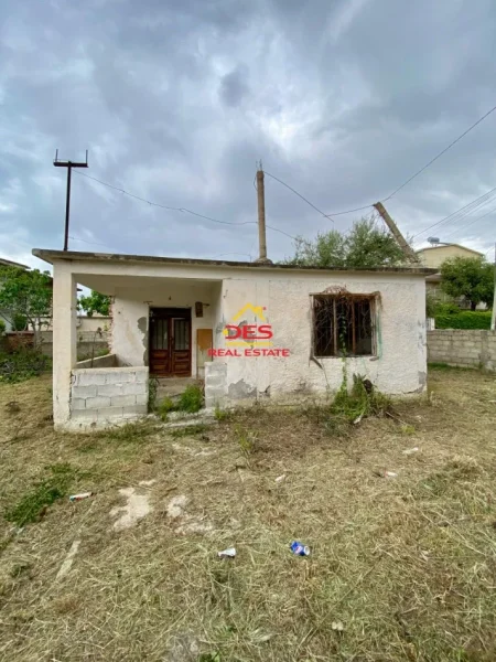 Vlore, shitet shtepi Kati 0, 72 m² 75.000 € (Rruga Janaq Kilica)