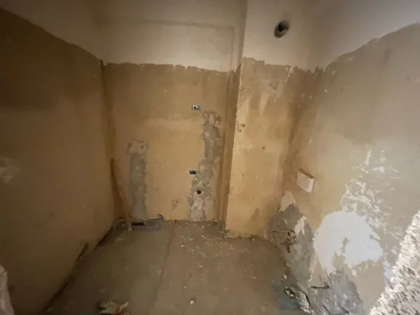 Tirane, shitet apartament 1+1 Kati 5, 76 m² 102.000 € (Prane Vila L)