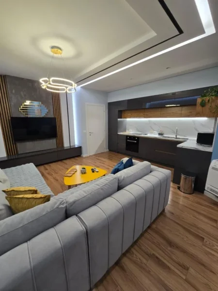 Tirane, jepet me qera apartament 2+1 Kati 4, 85 m² 650 € (Hamdi sina)