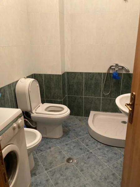 Tirane, shitet apartament 2+1+Ballkon Kati 5, 105 m² 126.000 € (Yzberisht , Bulevardi Migjeni)