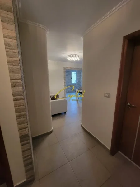 Tirane, jepet me qera apartament 1+1 Kati 3, 60 m² 500 € (MINISTRIA E JASHTME)