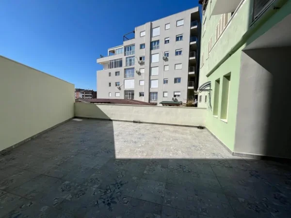 Durres, shitet apartament+verande | Penthouse 3+1+Aneks+Ballkon Kati 2, 118 m² 229.000 € (Vollga)