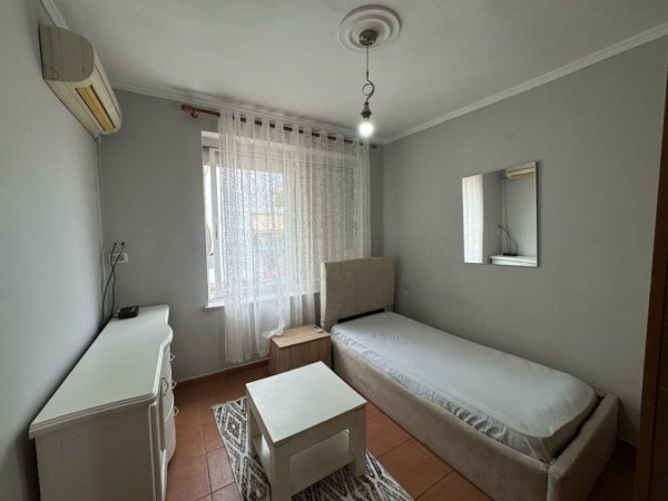 Tirane, jap me qera apartament 2+1 Kati 5, 60 m² 500 € (Rruga Ferit Xhajko)