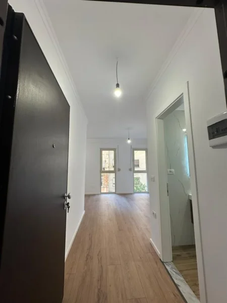 Tirane, shitet apartament 1+1 Kati 2, 49 m² 120.000 € (Rr. Mine Peza)