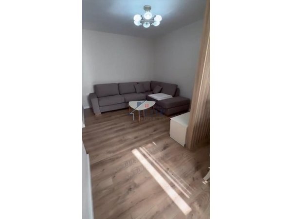 Tirane, jepet me qera apartament 1+1 Kati 3, 60 m² 550 € (Mozaiku i Tiranes)