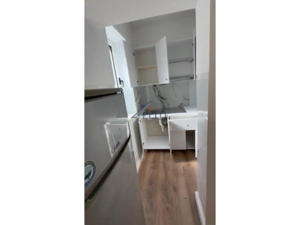 Tirane, jepet me qera apartament 1+1 Kati 3, 60 m² 550 € (Mozaiku i Tiranes)