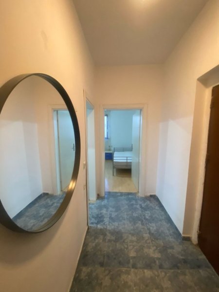 Tirane, jepet me qera apartament 1+1+Ballkon Kati 4, 65 m² 350 € (Rruga bardhyl)