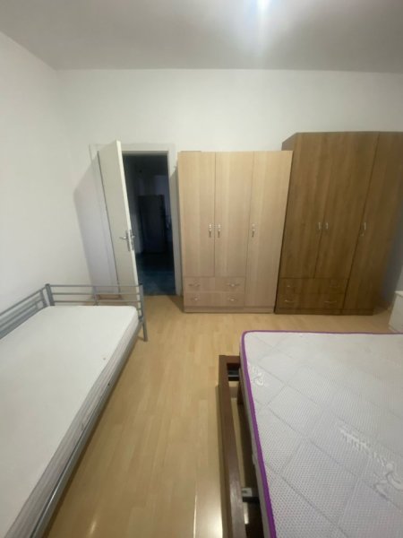 Tirane, jepet me qera apartament 1+1+Ballkon Kati 4, 65 m² 350 € (Rruga bardhyl)