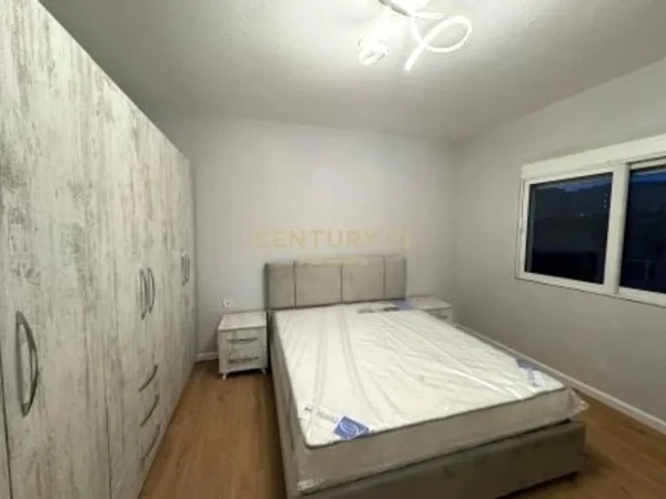 Tirane, shitet apartament 1+1 Kati 5, 50 m² 70.000 € (Prane Xhamise Xhura)