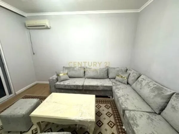 Tirane, shitet apartament 1+1 Kati 5, 50 m² 70.000 € (Prane Xhamise Xhura)