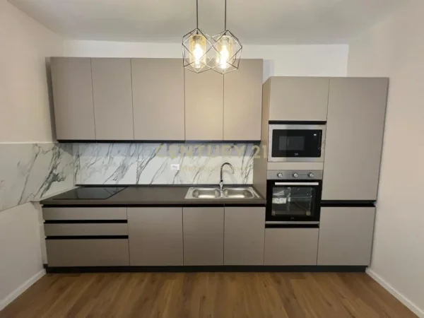 Tirane, jepet me qera apartament Kati 6, 115 m² 780 € (Don Bosko)