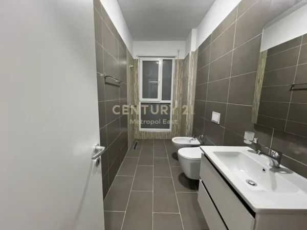 Tirane, jepet me qera apartament Kati 2, 115 m² 780 € (Don Bosko)