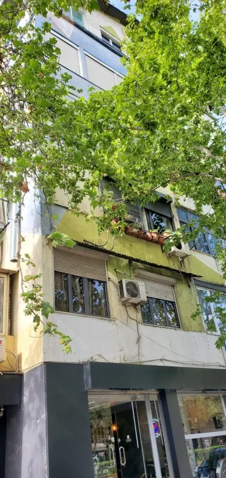 Tirane, shitet apartament 2+1 Kati 3, 75 m² 140.000 € (Rruga E Kavajes)