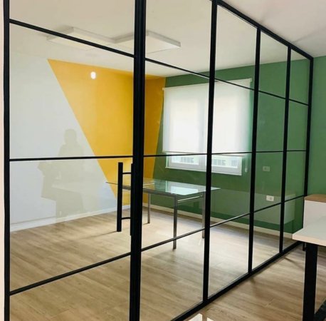 Tirane, jepet me qera zyre Kati 1, 80 m² 700 € (Abdyl Frasheri ,Blloku,Mr Chicken)