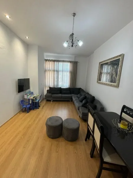 Tirane, jepet me qera apartament Kati 9, 85 m² 400 € (Teodor Keko)