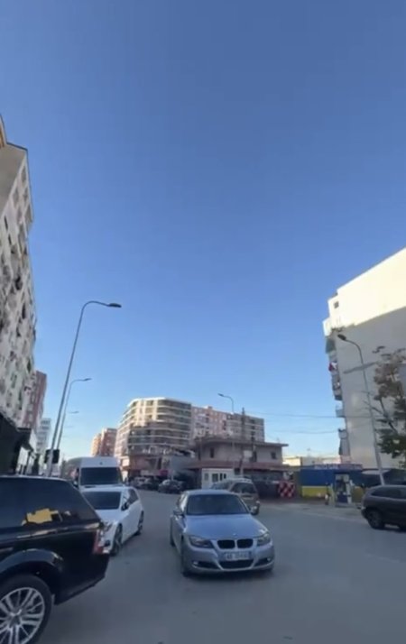 Tirane, shitet apartament 2+1+Ballkon Kati 9, 106 m² 128.000 € (Rruga Sokrat Miho)