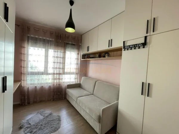 Tirane, shitet apartament 2+1+Ballkon Kati 3, 78 m² 230.000 € (Frosina Plaku)