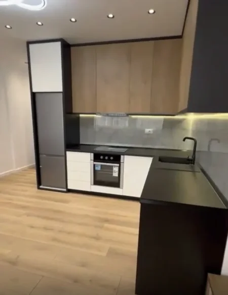 Tirane, shitet apartament 1+1 Kati 9, 54 m² (Rruga Jordan Misja)