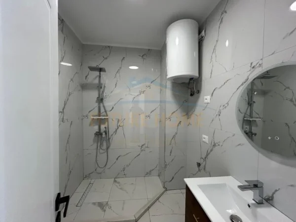 Durres, shitet apartament 1+1+Ballkon Kati 4, 70 m² 115.000 € (Durres)