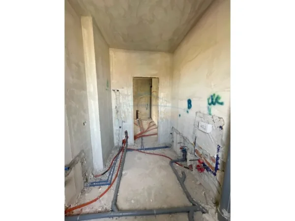 Tirane, shes apartament 1+1+Ballkon Kati 1, 95 m² 104.104 € (Paskuqan)