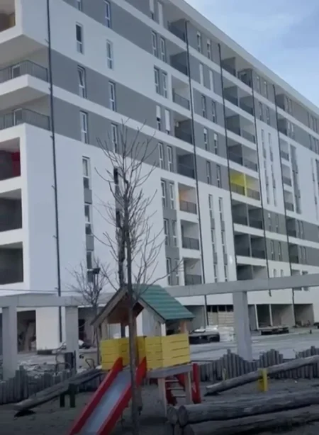 Tirane, shitet apartament 1+1 Kati 1, 52 m² 65.000 € (Prane QTU)