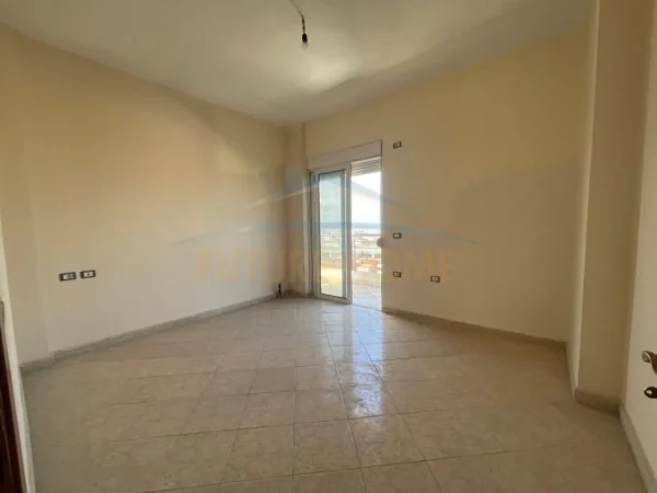 Tirane, shitet apartament 3+1 Kati 4, 100 m² 136.000 € (Shkozë)