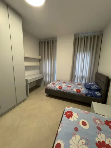 Jepet me qera apartament 2+1+Ballkon Kati 1, 100 m² 650 € (Xhanfize Keko)