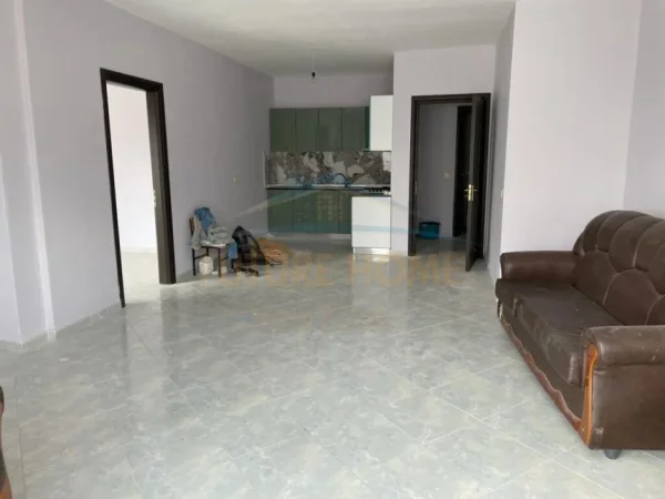 Tirane, shitet apartament 3+1 Kati 5, 116 m² 145.000 € (Fresk)