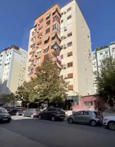 Tirane, shitet apartament 2+1+Ballkon Kati 8, 102 m² 15.000.000 € (Rruga Sokrat Miho)