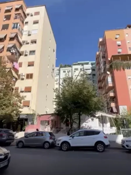 Tirane, shitet apartament 2+1+Ballkon Kati 8, 102 m² 15.000.000 € (Rruga Sokrat Miho)