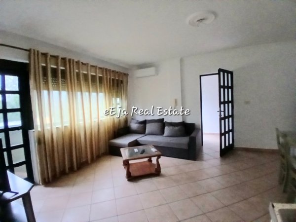 Tirane, jepet me qera apartament 1+1+Ballkon Kati 4, 70 m² 450 € (21 dgjetori)