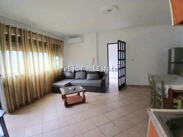 Tirane, jepet me qera apartament 1+1+Ballkon Kati 4, 70 m² 450 € (21 dgjetori)